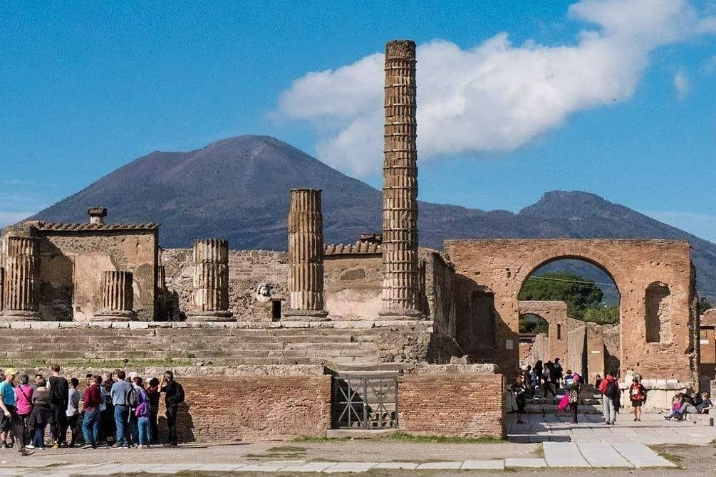 Imagen del tour: Pompeya y el Vesubio: Entrada + Audioguía + Viaje de ida y vuelta desde Nápoles