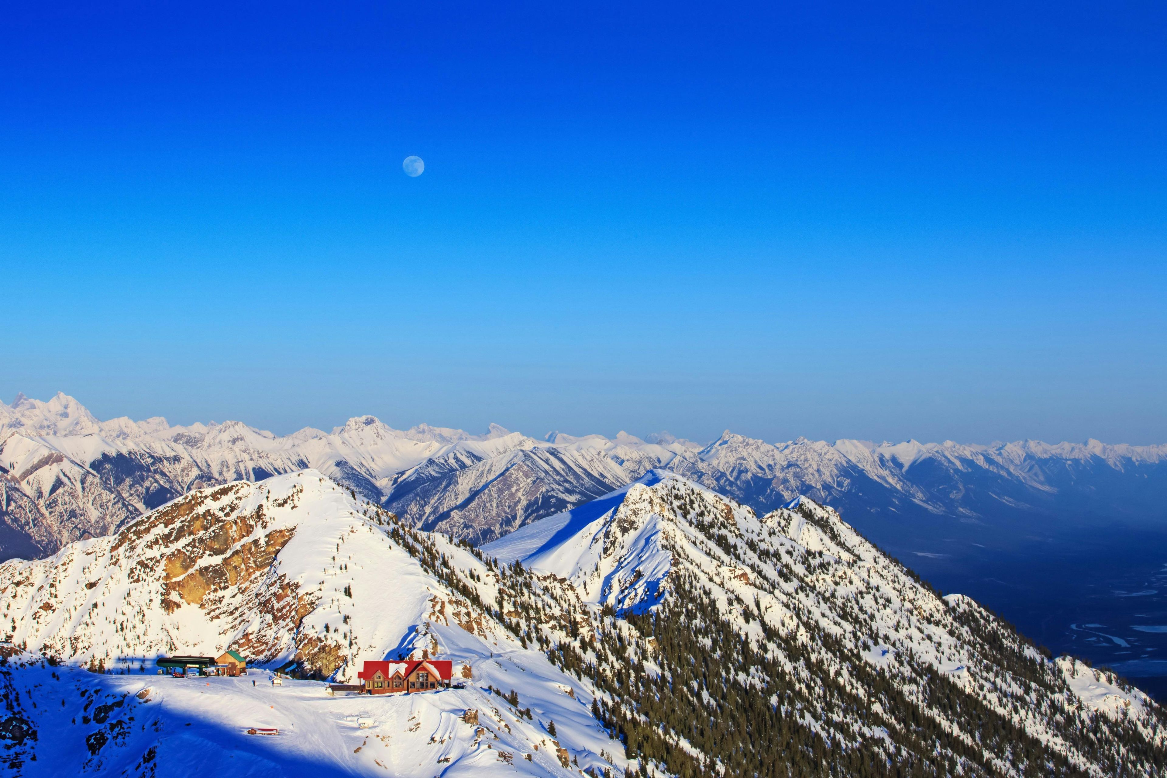 Imagen del tour: Estación de montaña Kicking Horse: Lanzamiento del Powder Express desde Banff + Pase de remonte