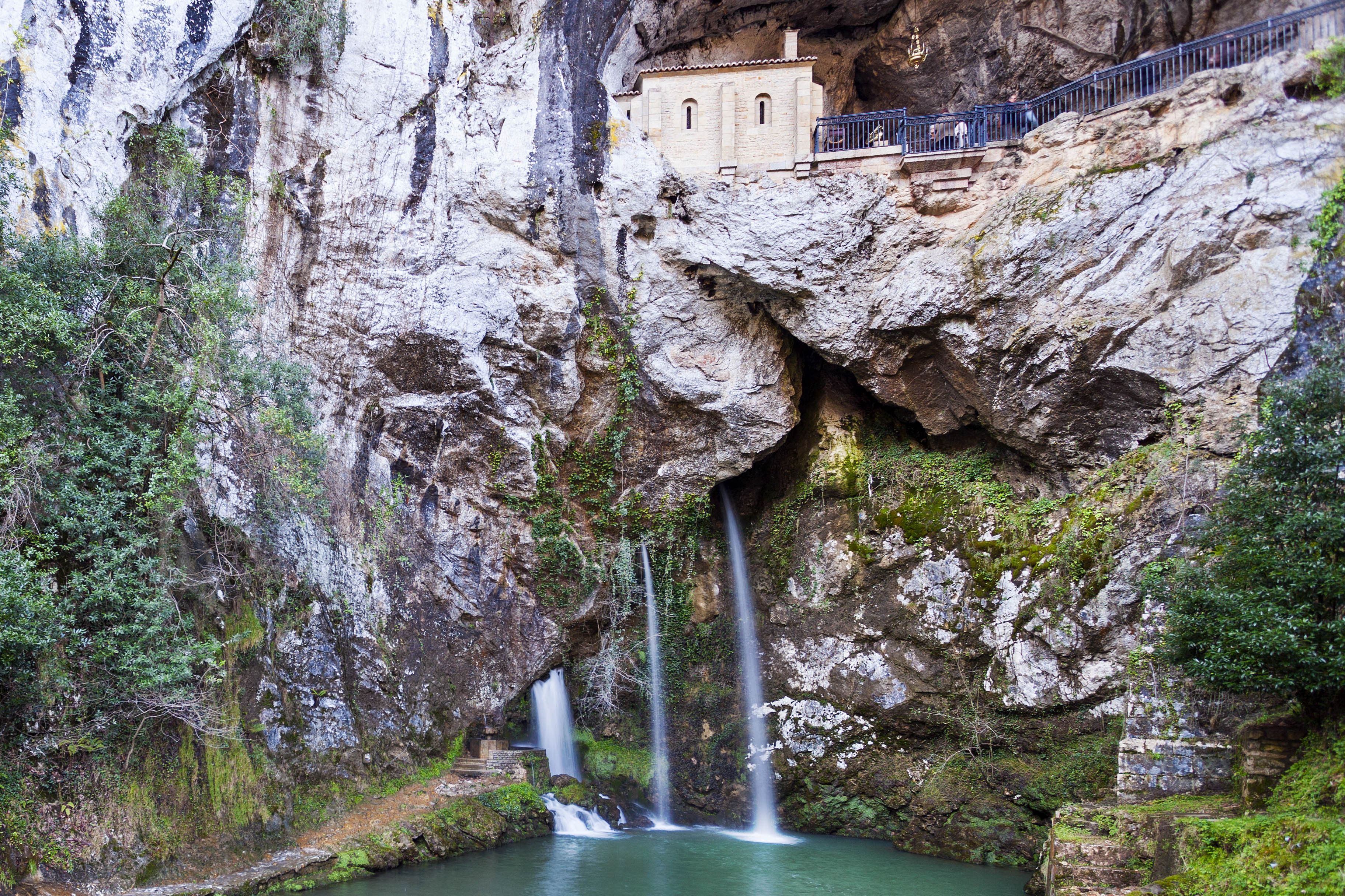 Imagen del tour: Excursión a los Lagos, Santuario de Covadonga y Cangas de Onís desde Gijón