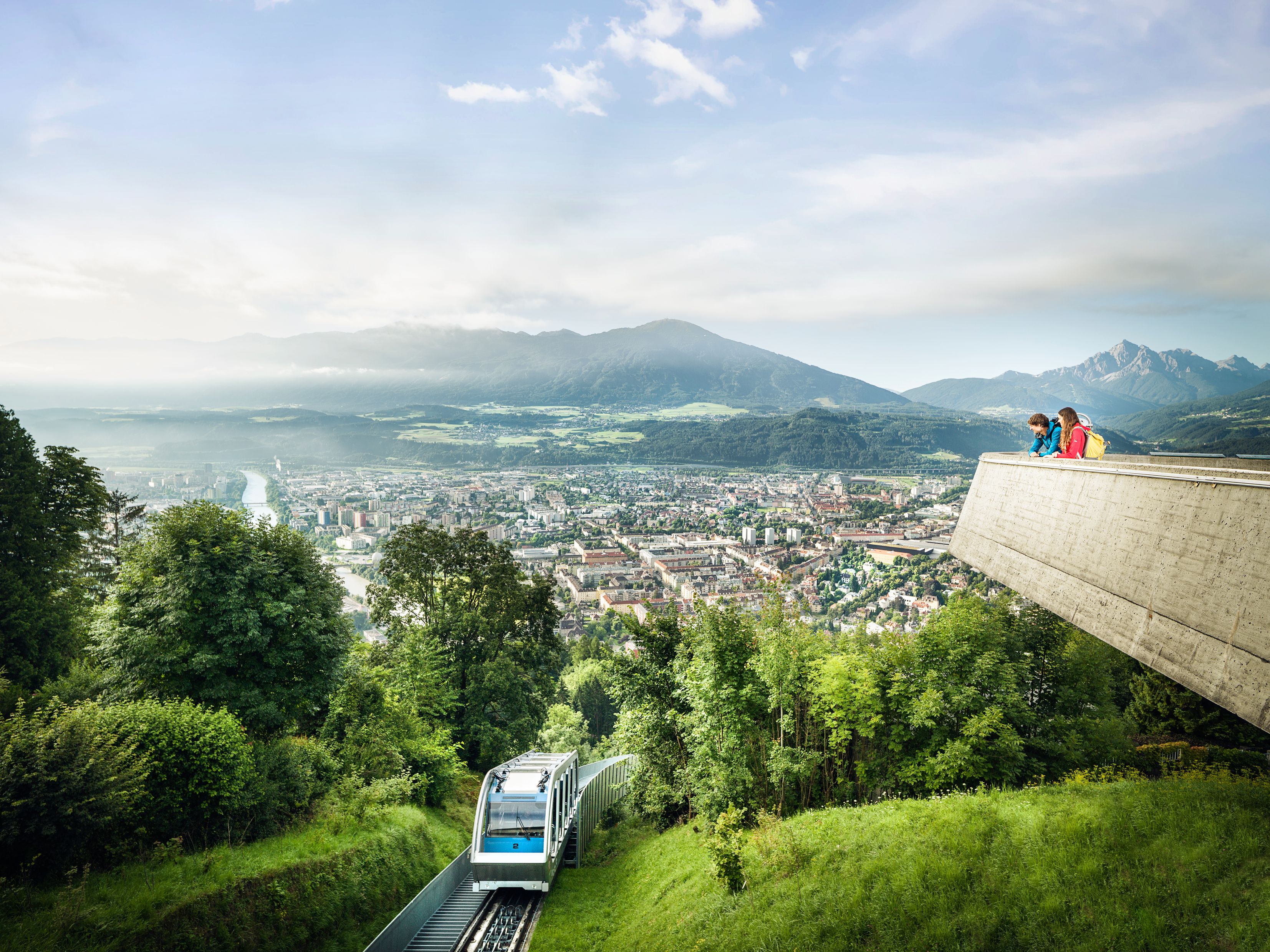 Imagen del tour: Viaje de ida y vuelta en funicular: Innsbruck a Hungerburgbahn