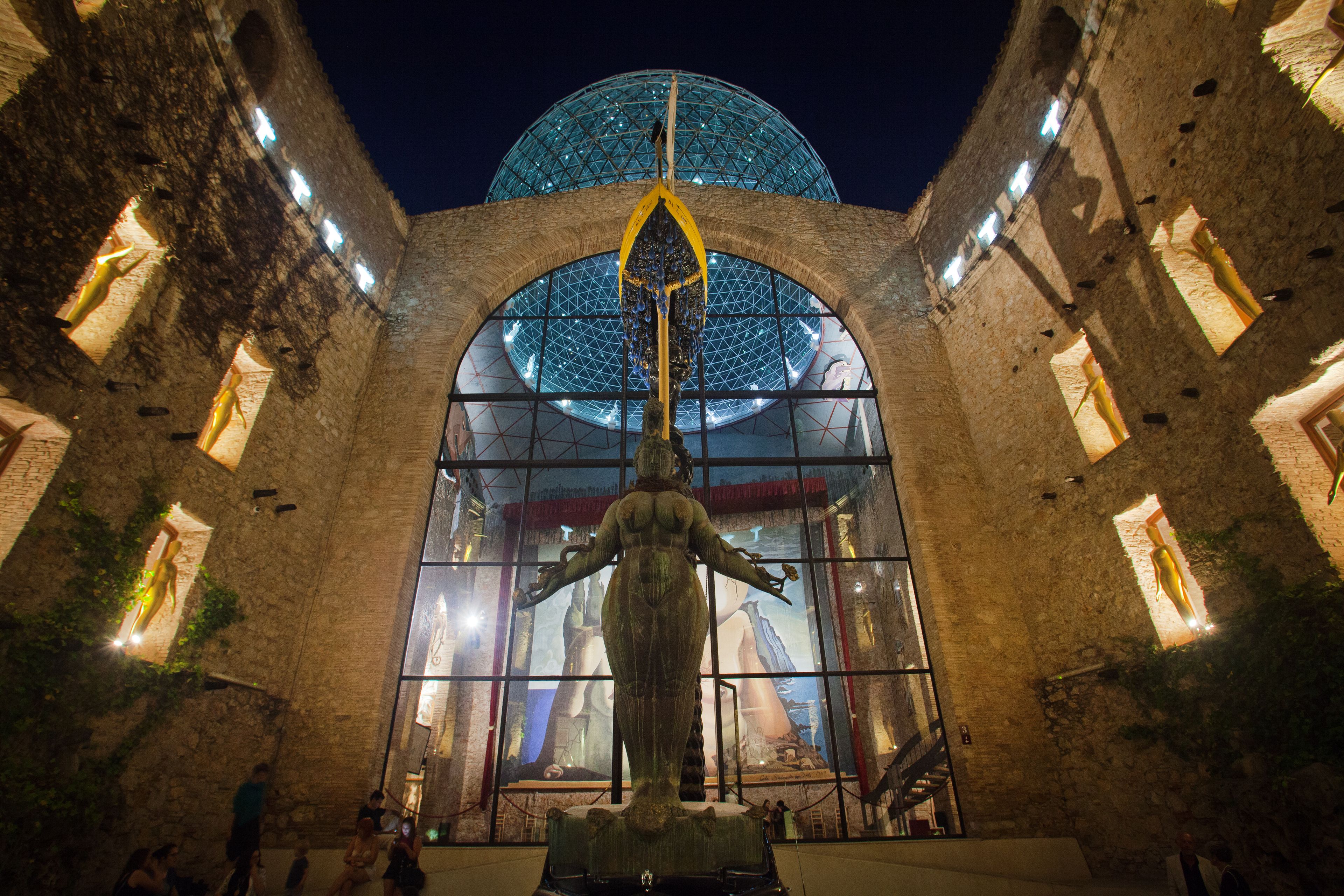 Imagen del tour: Visita nocturna del Teatro-Museo Dalí