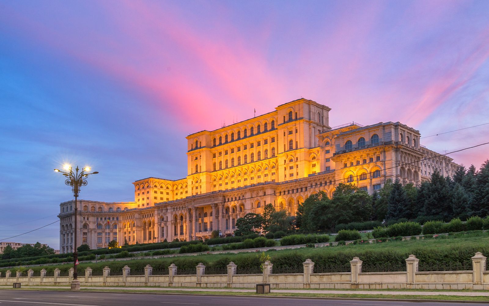 Imagen del tour: Visita guiada sin colas de 1 hora al palacio del Parlamento de Bucarest