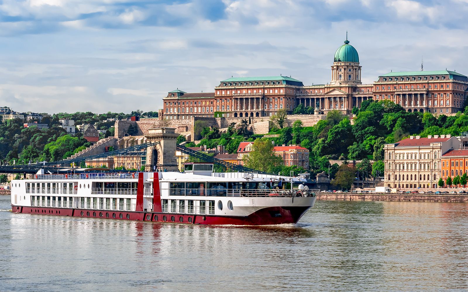 Imagen del tour: Budapest: crucero turístico por el Danubio de día o de noche