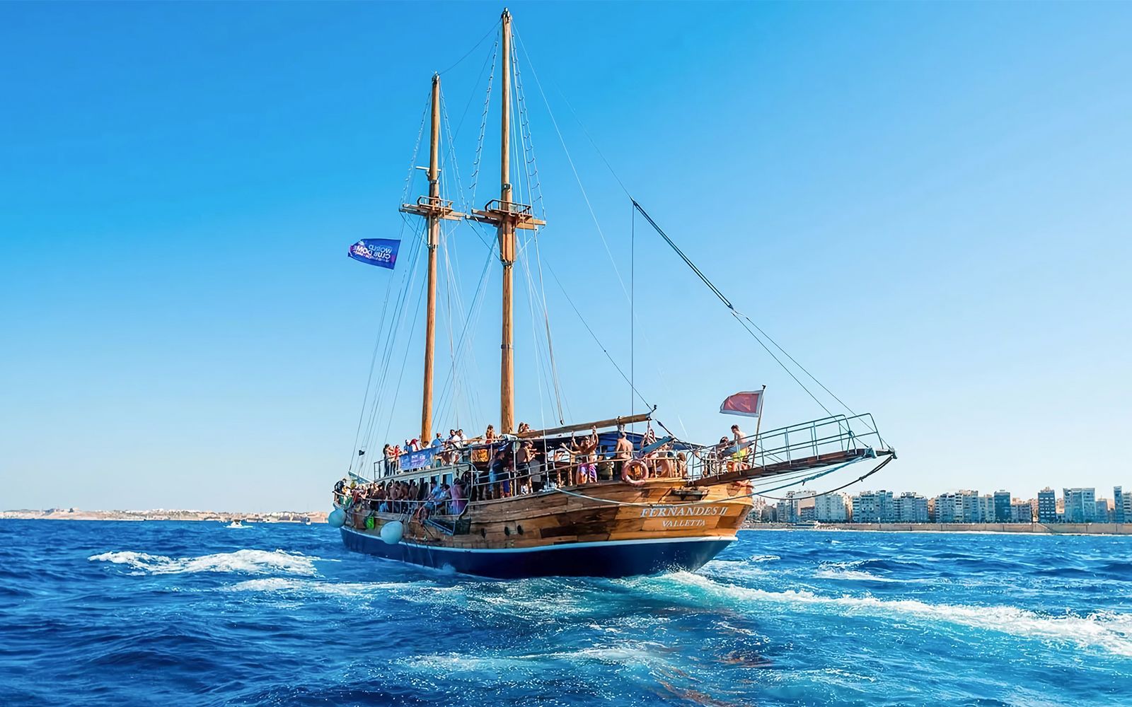 Imagen del tour: Desde Sliema: crucero a Gozo y Comino en goleta turca con comida y bebidas