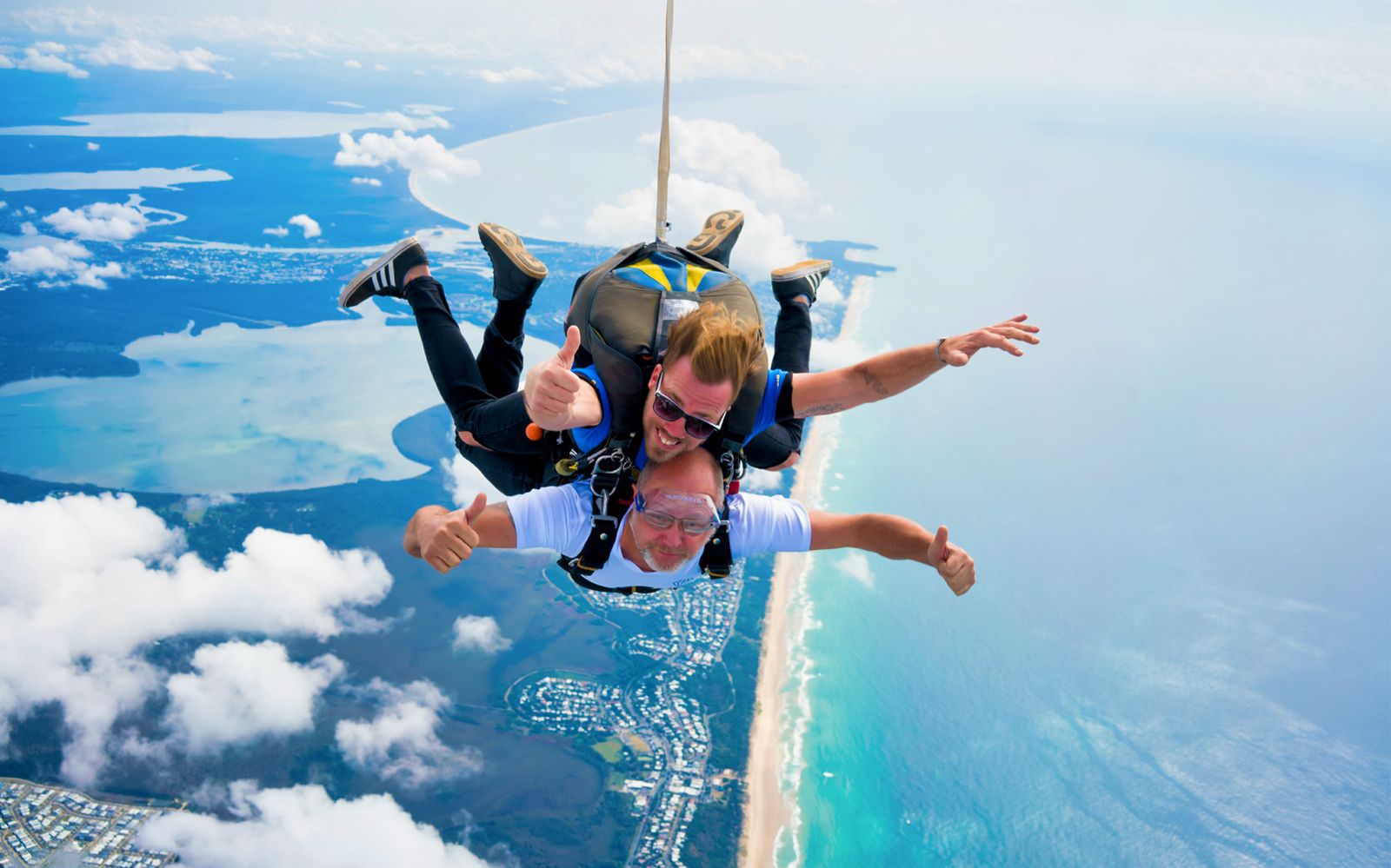 Imagen del tour: Tandem Skydive Noosa - 15,000ft/10,000ft with Transfers