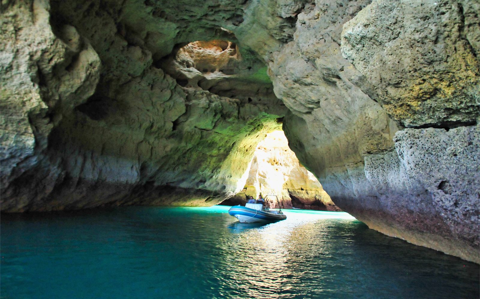 Imagen del tour: Desde Portimao: tour en barco por la cueva de Benagil y la playa de Marinha