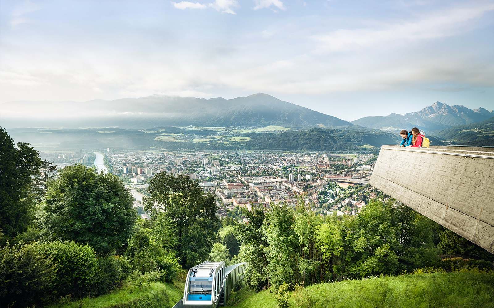 Imagen del tour: Cima de Innsbruck: entradas al teleférico Nordkette en la hora feliz