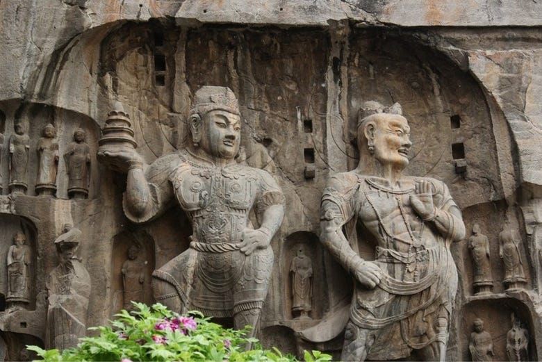 Imagen del tour: Excursión privada a las grutas de Longmen y museo de Luoyang