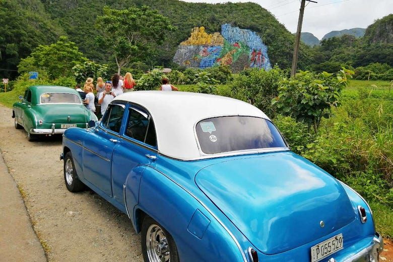 Imagen del tour: Excursión privada al Valle de Viñales en coche clásico