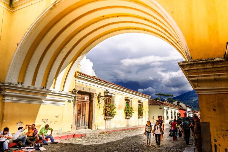 Imagen del tour: Excursión a Antigua Guatemala y termas de Kawilal