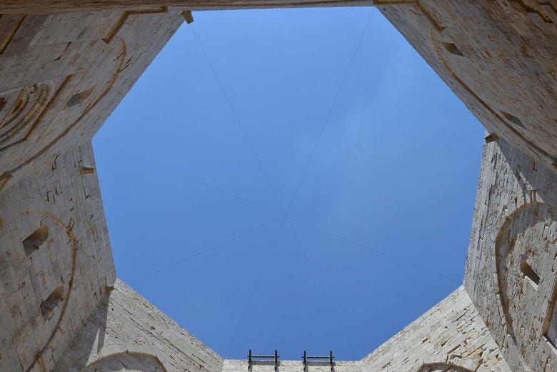 Imagen del tour: Excursión a Trani y Castel del Monte