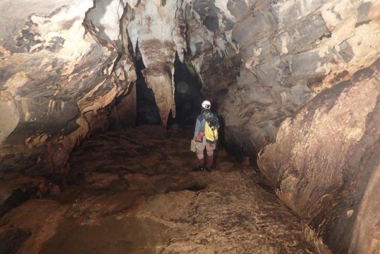 Imagen del tour: Espeleología en la gruta del Manto Sagrado