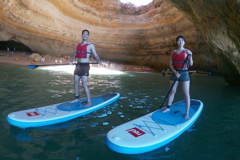 Imagen del tour: Tour en paddle surf por las cuevas de Benagil