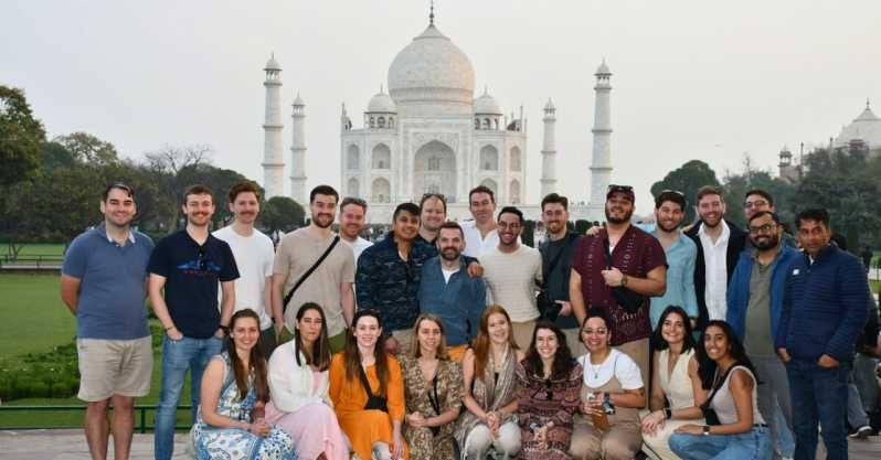 Imagen del tour: Desde Delhi: Excursión privada de un día al Taj Mahal y Agra en coche AC