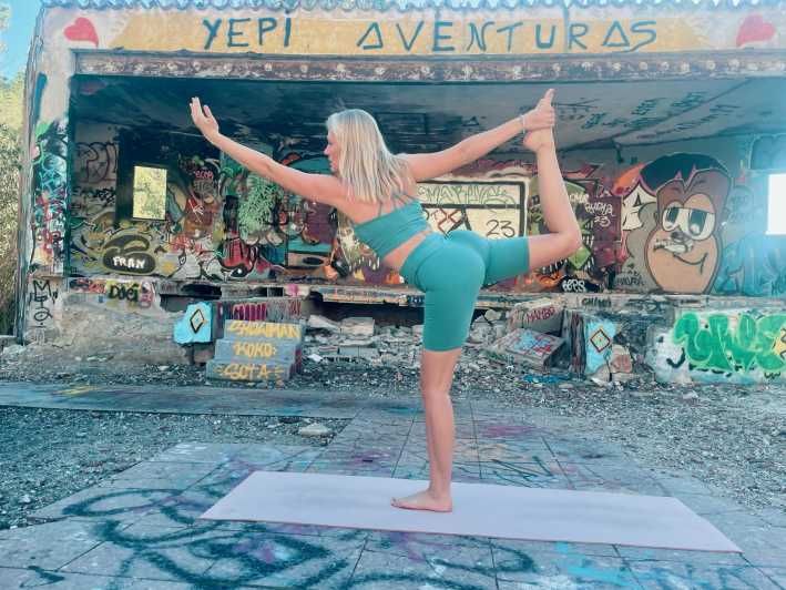 Imagen del tour: Ibiza: Retiro de un día con Yoga, Terapia de Sonido y Aventura