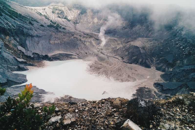Imagen del tour: Desde Bandung: Excursión de un día a un volcán