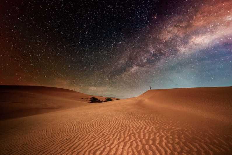 Imagen del tour: Safari nocturno por el desierto de Doha Observación de las estrellas y paseo en camello