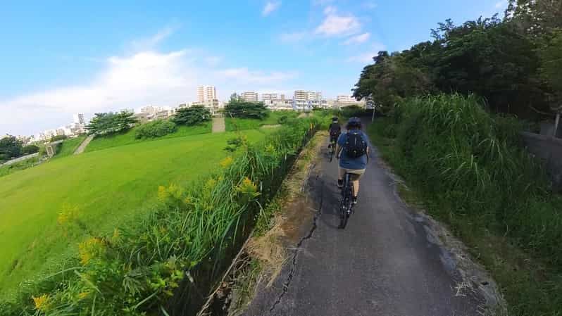 Imagen del tour: Shuri+Naha: Excursión en Bicicleta Explora el Patrimonio Acuático con E-Bike