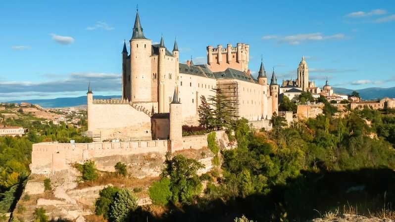 Imagen del tour: Madrid: Visita a Segovia y Toledo, Alcázar y Catedral
