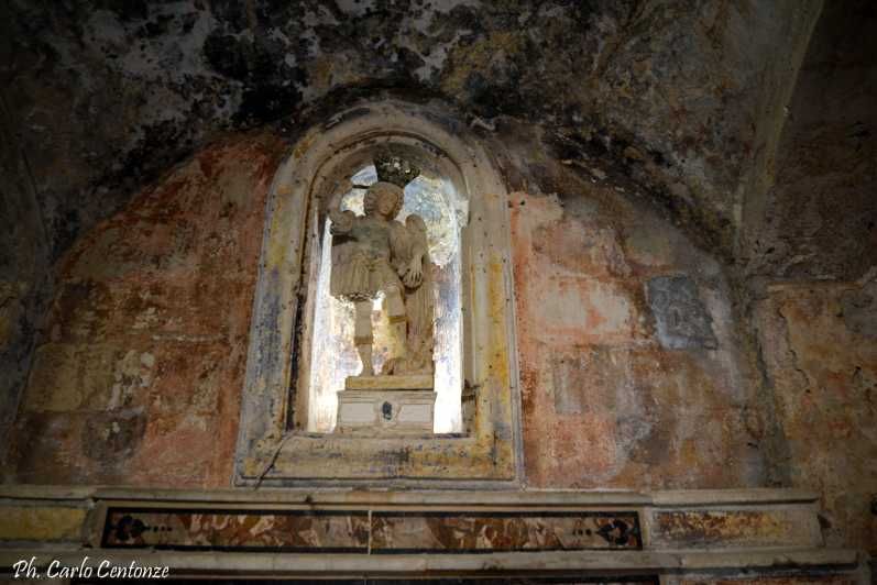 Imagen del tour: Gravina: ingresso chiesa rupestre San Michele delle grotte