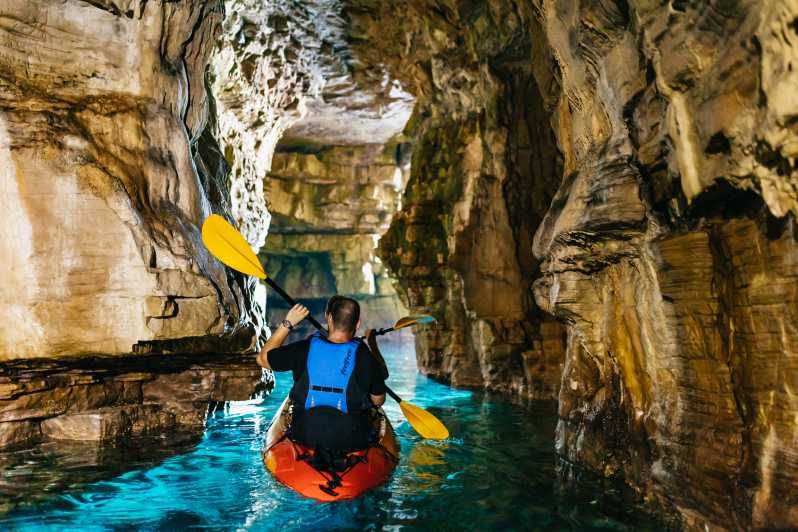 Imagen del tour: Pula: Excursión de snorkel, natación y kayak con la Cueva Azul