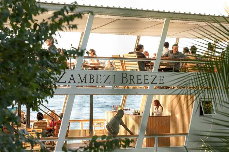 Imagen del tour: Cataratas Victoria: Cena en crucero por el río Zambeze