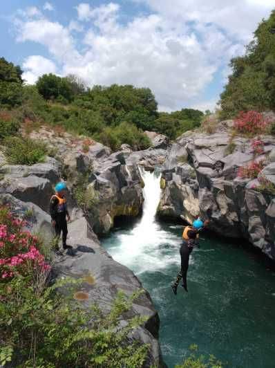 Imagen del tour: Saltos del Río Alcántara y Barranquismo, toda una Aventura