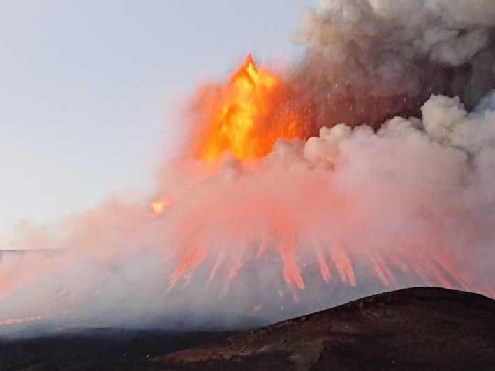 Imagen del tour: Etna escursione ai crateri sommitali 3345m