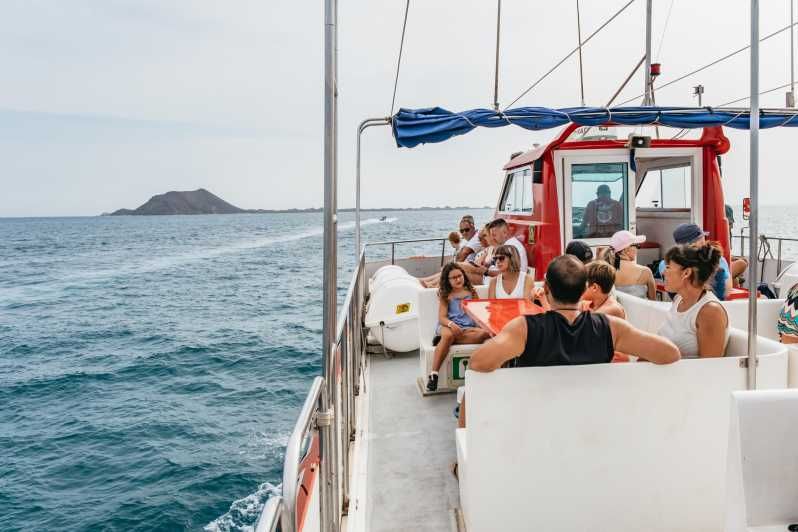 Imagen del tour: Desde Corralejo: Traslado de ida y vuelta en ferry a la Isla de Lobos