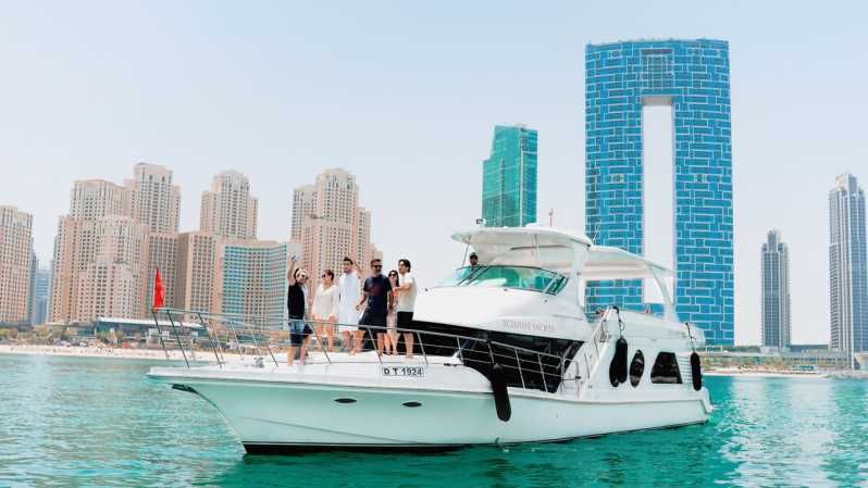 Imagen del tour: Dubai: Crucero turístico por el puerto deportivo con vistas a la Noria de Ain