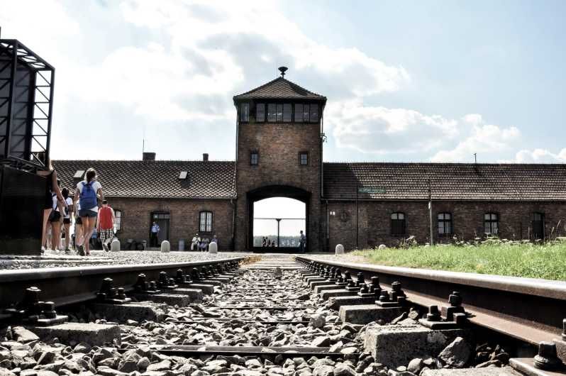 Imagen del tour: Cracovia: Auschwitz-Birkenau Tour guiado Opciones de recogida/comida