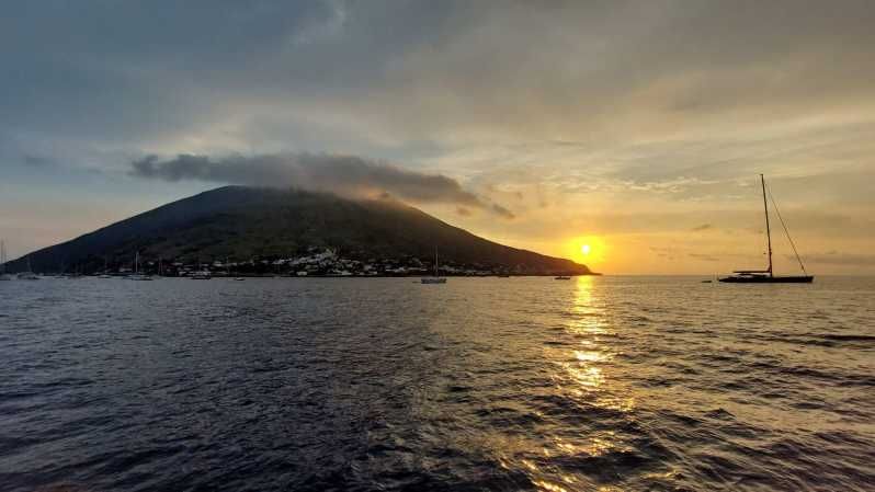 Imagen del tour: Desde Milazzo: Crucero al atardecer por Panarea y Stromboli