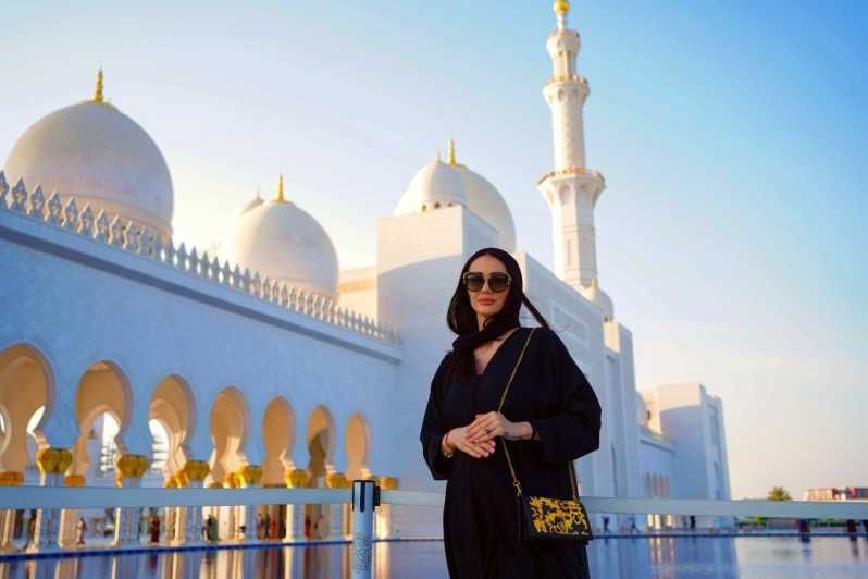 Imagen del tour: Desde Abu Dhabi: Gran Mezquita, Palacio Real y Torre Etihad