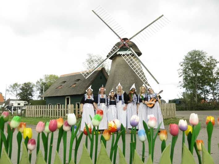 Imagen del tour: Cuadro con traje de Volendam y visita guiada con queso y zuecos