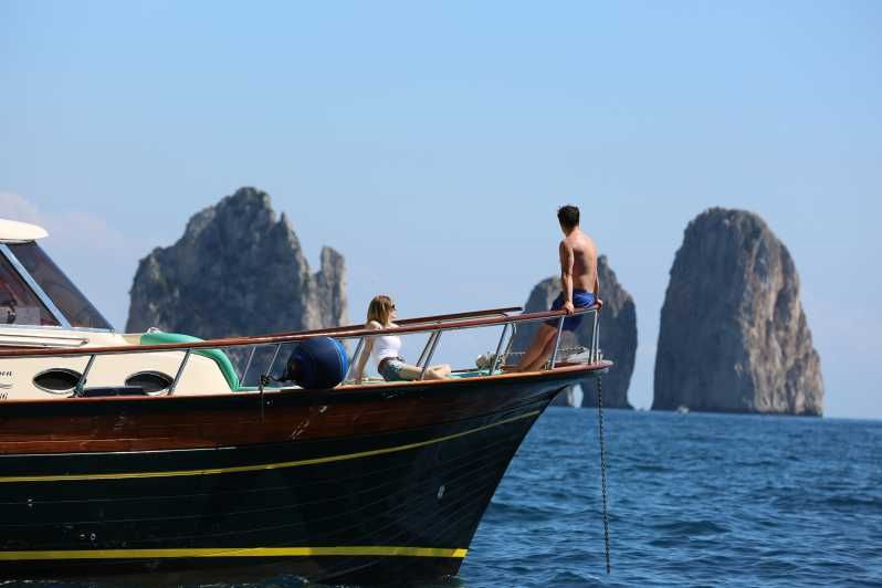 Imagen del tour: Desde Amalfi Las Islas Galli y Capri Tour en barco de día completo