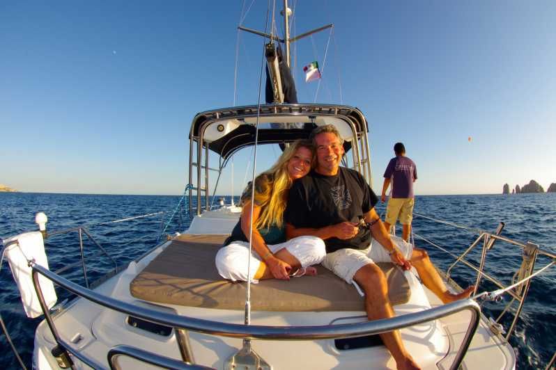 Imagen del tour: Los Cabos: Snorkel privado o crucero en velero de 42 pies al atardecer