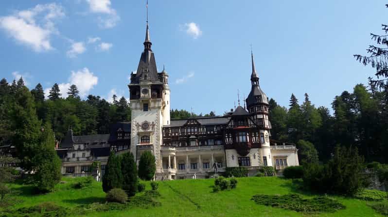 Imagen del tour: Desde Brasov: Castillo de Peles, Castillo de Bran y Castillo de Cantacuzino