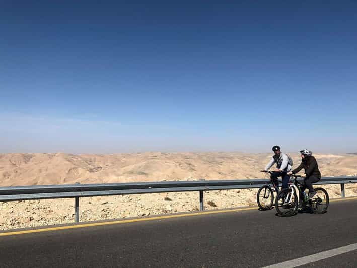Imagen del tour: Madaba: Tour guiado en bicicleta de Nebo a Mukawer
