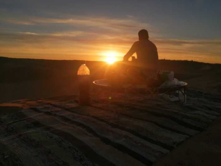Imagen del tour: Oasis de Ksar Ghilane: Paseo en camello, baño y puesta de sol en las dunas