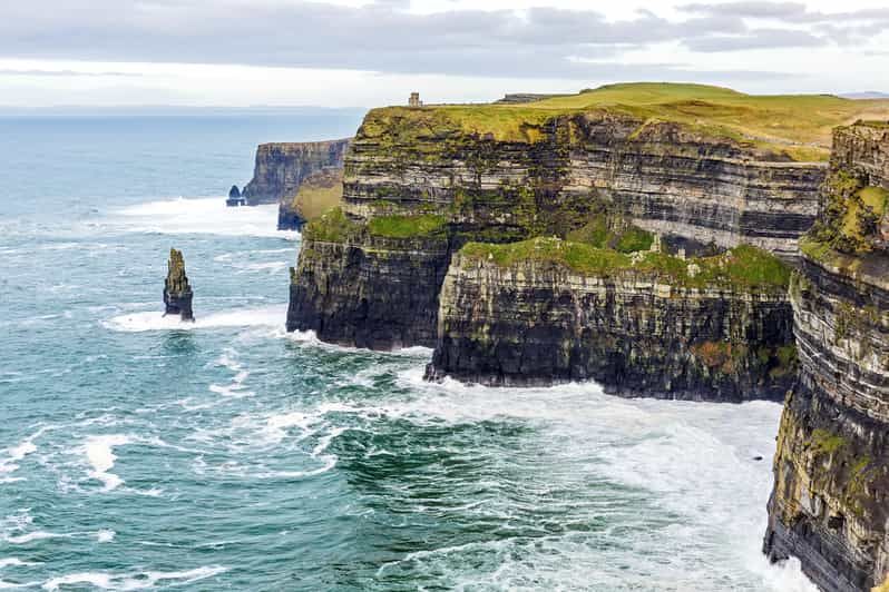 Imagen del tour: Dublín: Excursión de un día a los Acantilados de Moher, Doolin, Burren y Galway