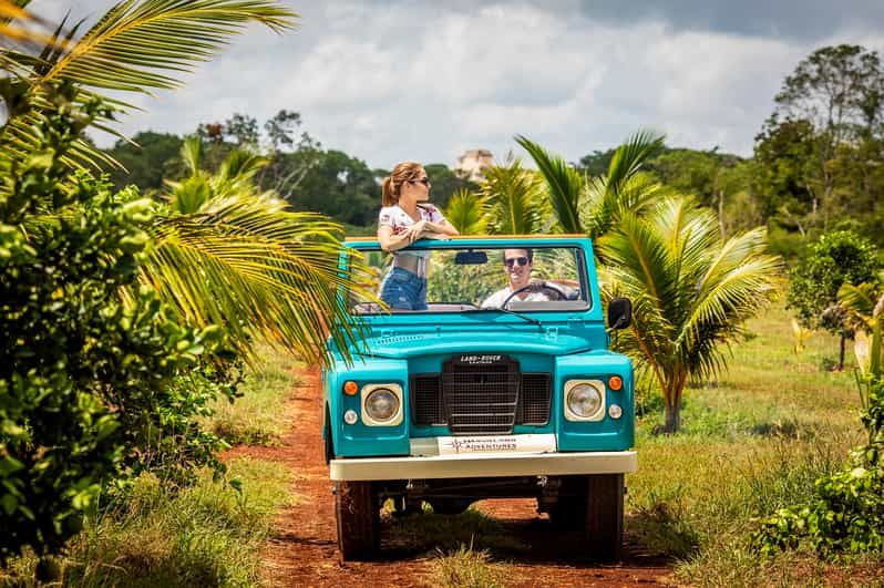 Imagen del tour: Uxmal: Visita privada a las plantaciones en un Land Rover antiguo