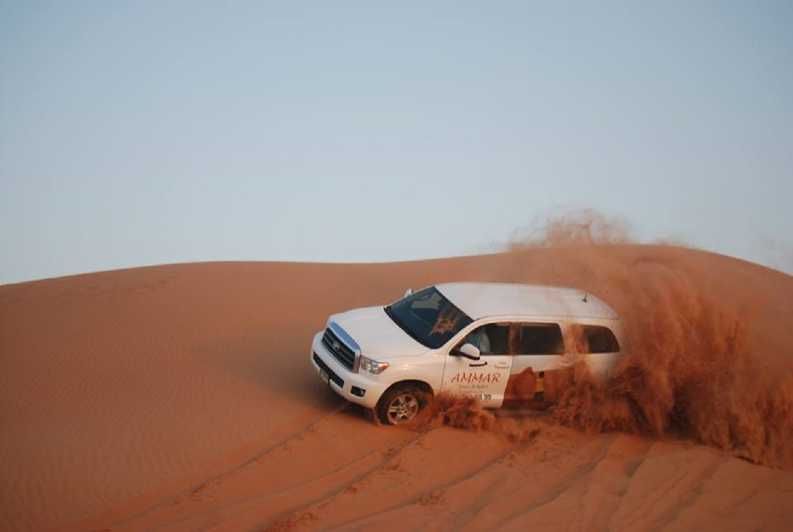 Imagen del tour: Dubai: Safari por las Dunas Rojas, Paseo en Camello, Sandboard y Cena