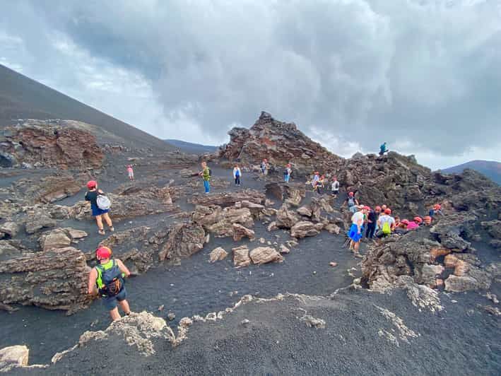 Imagen del tour: Nicolosi: excursión a pie por los cráteres superiores del Etna