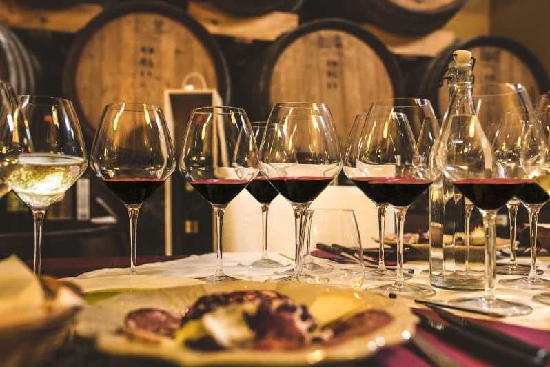 Imagen del tour: San Gimignano: Comida o Cena en una Bodega con Degustación de Vinos