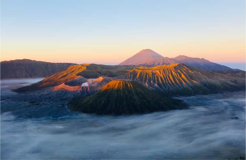 Imagen del tour: Desde Malang: Amanecer en Bromo y Excursión de un Día a la Cascada de Tumpak Sewu