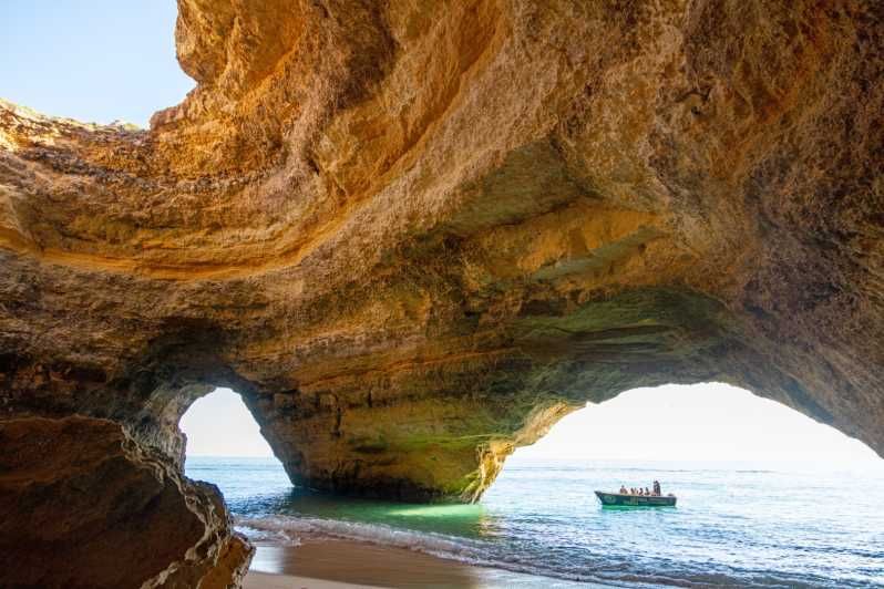 Imagen del tour: Armação de Pêra: Excursión en Barco por las Cuevas y Playas Secretas de Benagil