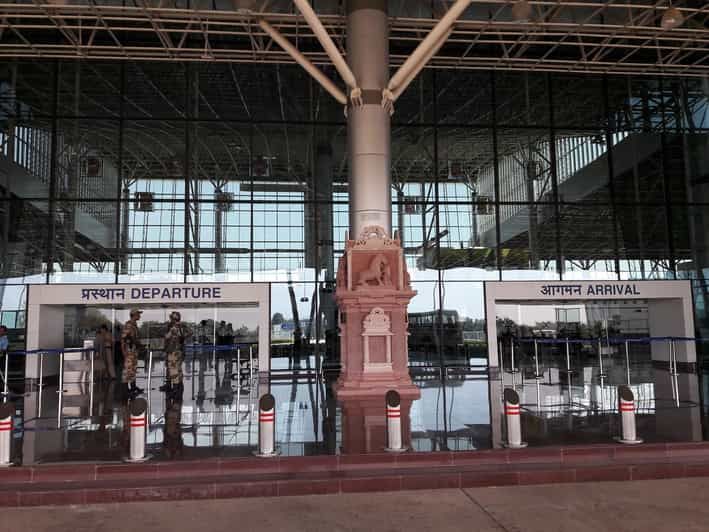 Imagen del tour: Desde Khajuraho: Traslado del Hotel al Aeropuerto y Viceversa