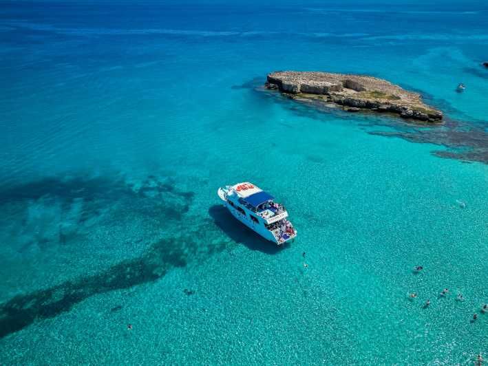 Imagen del tour: Desde Pafos: Lo mejor de Chipre con excursión en barco por la Laguna Azul