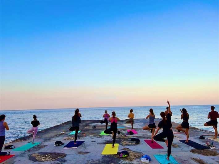 Imagen del tour: Clase de Yoga en la Playa y Natación - Sliema
