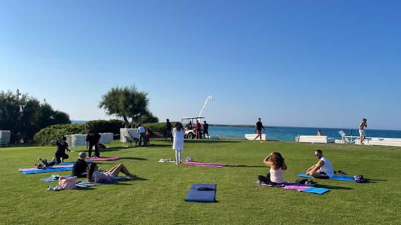 Imagen del tour: Brindisi: Yoga al atardecer en la playa